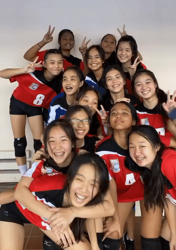 B-Division photo with juniors